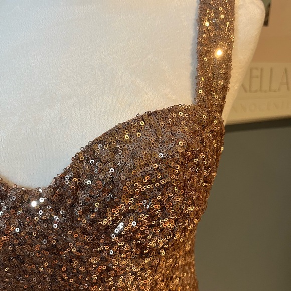 Sparkly mini dress - Picture 2 of 4